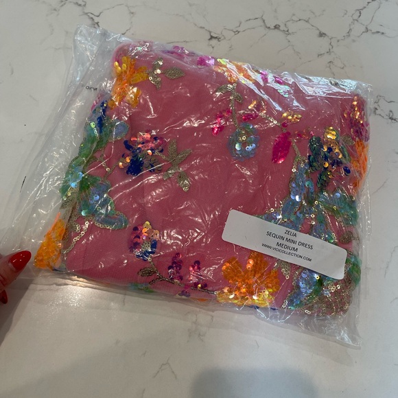 VICI Zelia Sequin Mini Dress Floral Embellished Women’s Dress - Picture 4 of 4